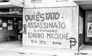 Il box davanti il quale &egrave; stato assassinato Tonino Miccich&egrave; (Gi&ograve; Palazzo)
